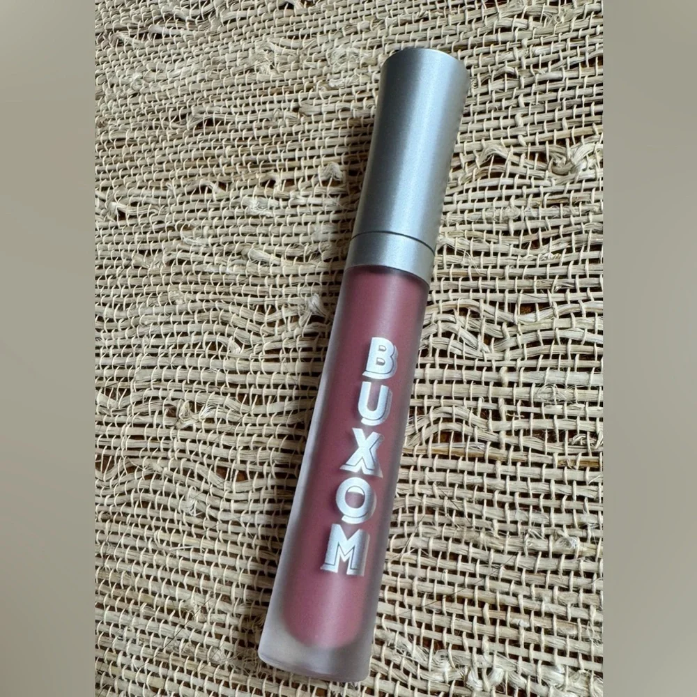 BUXOM Full-on Plumping Lip Matte in Dolly NIB